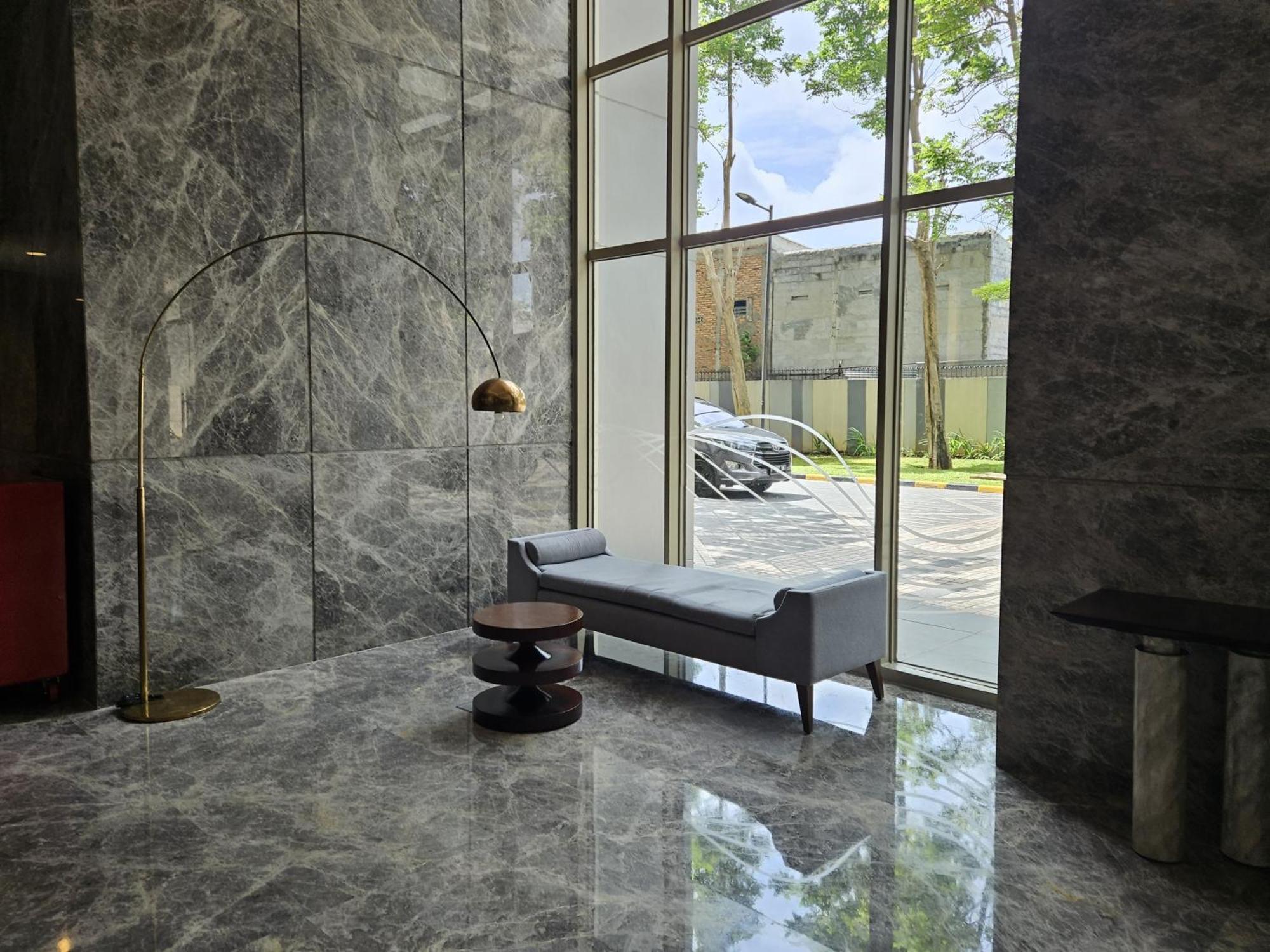 3Br Flat In Taman Anggrek Residence จาการ์ตา ภายนอก รูปภาพ